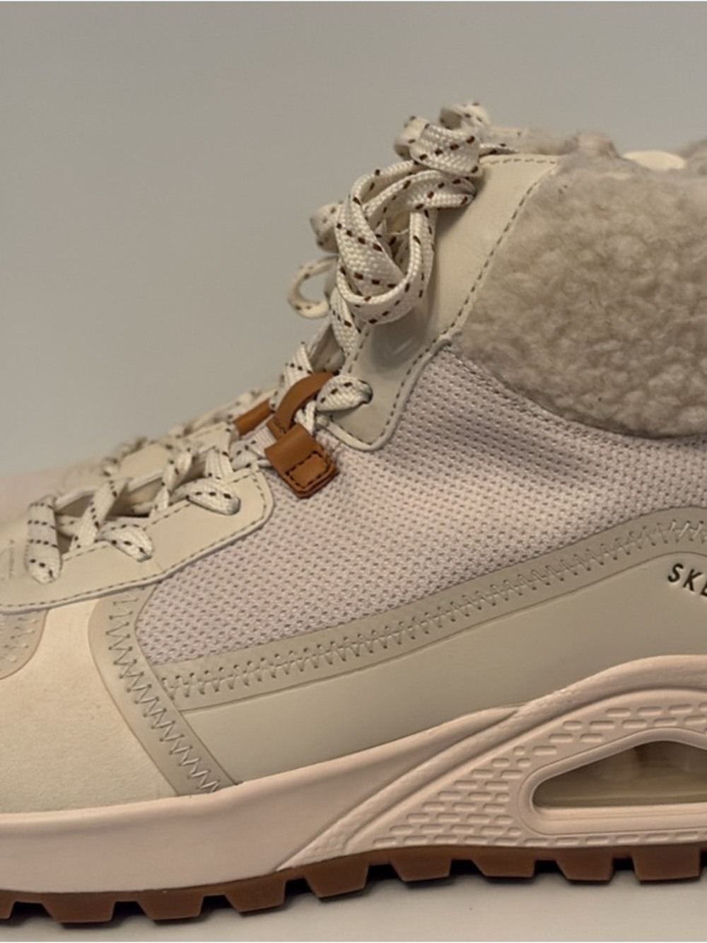 Skechers Women's Cream & Tan winter